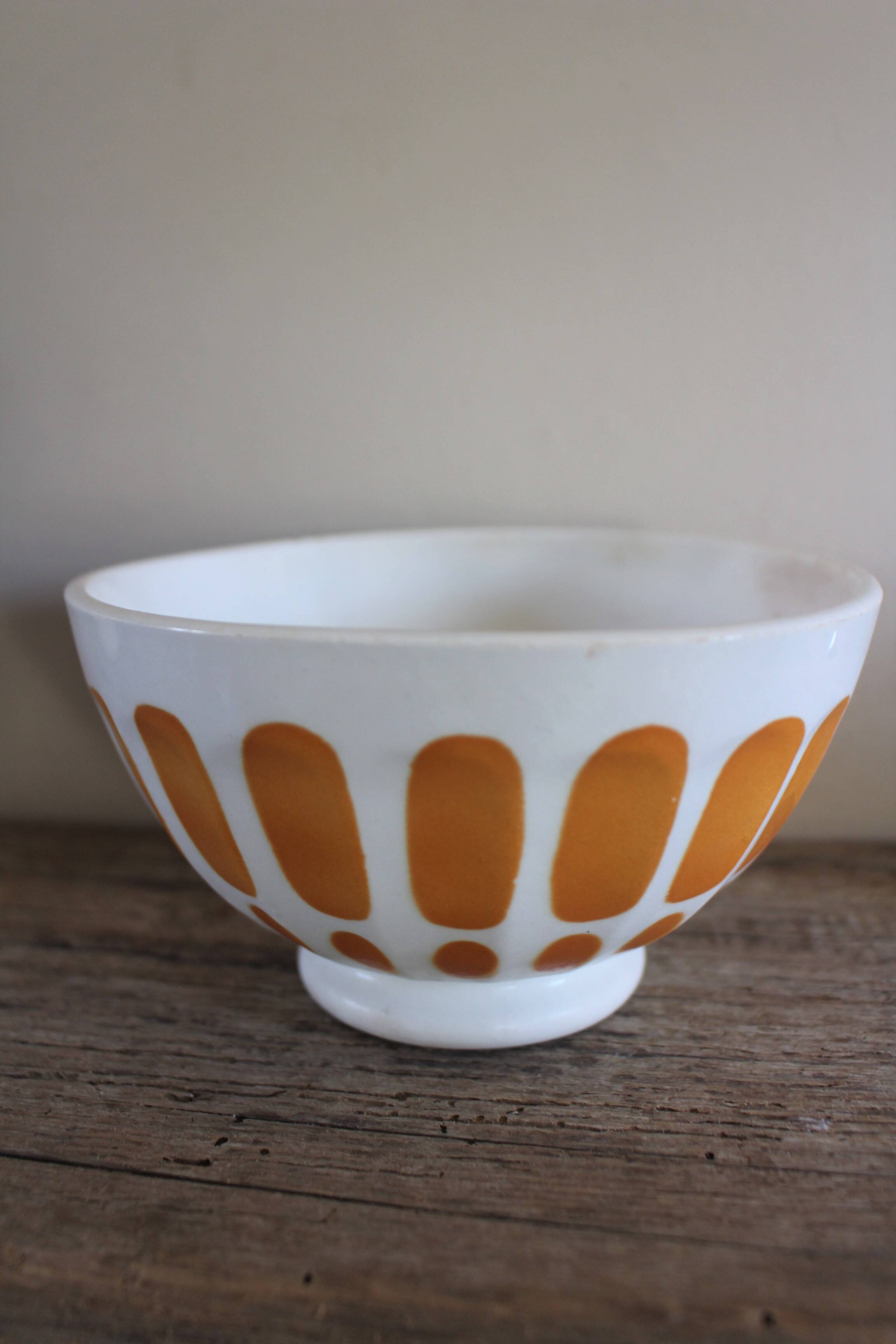 Sarreguemines orange footed bowl from the 70s
