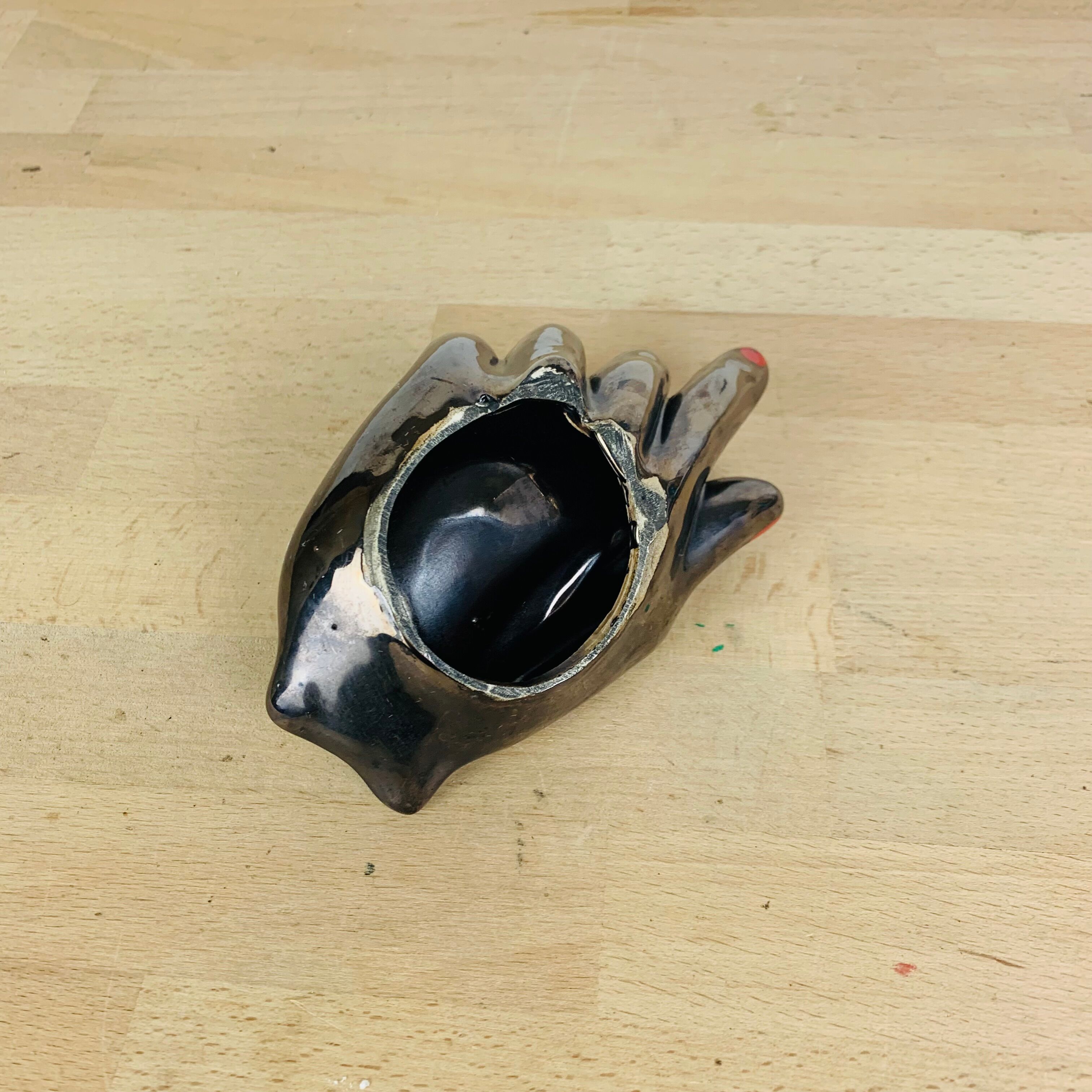 Empty pocket in ceramic