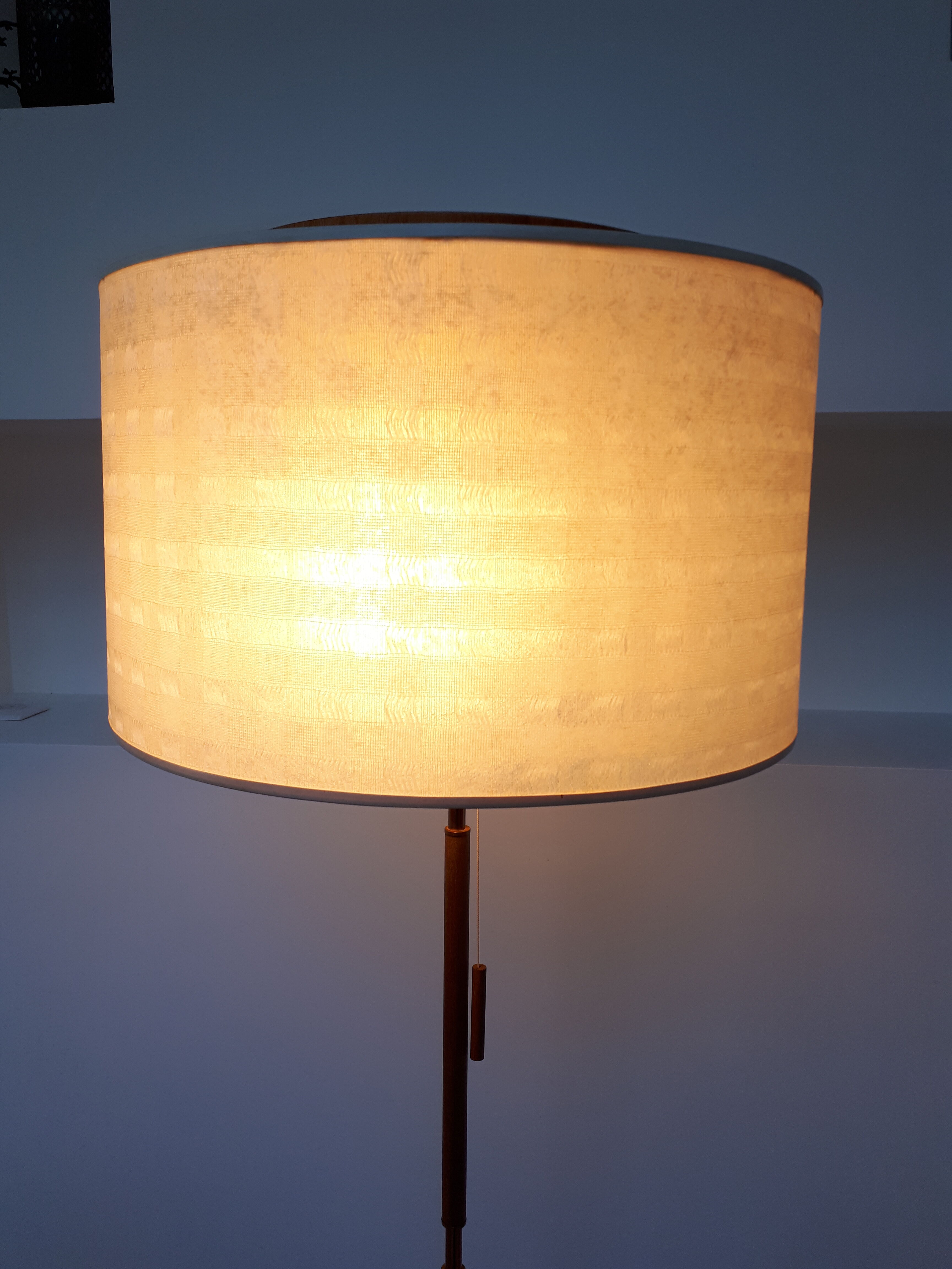 Lampadaire scandinave cuivre et teck