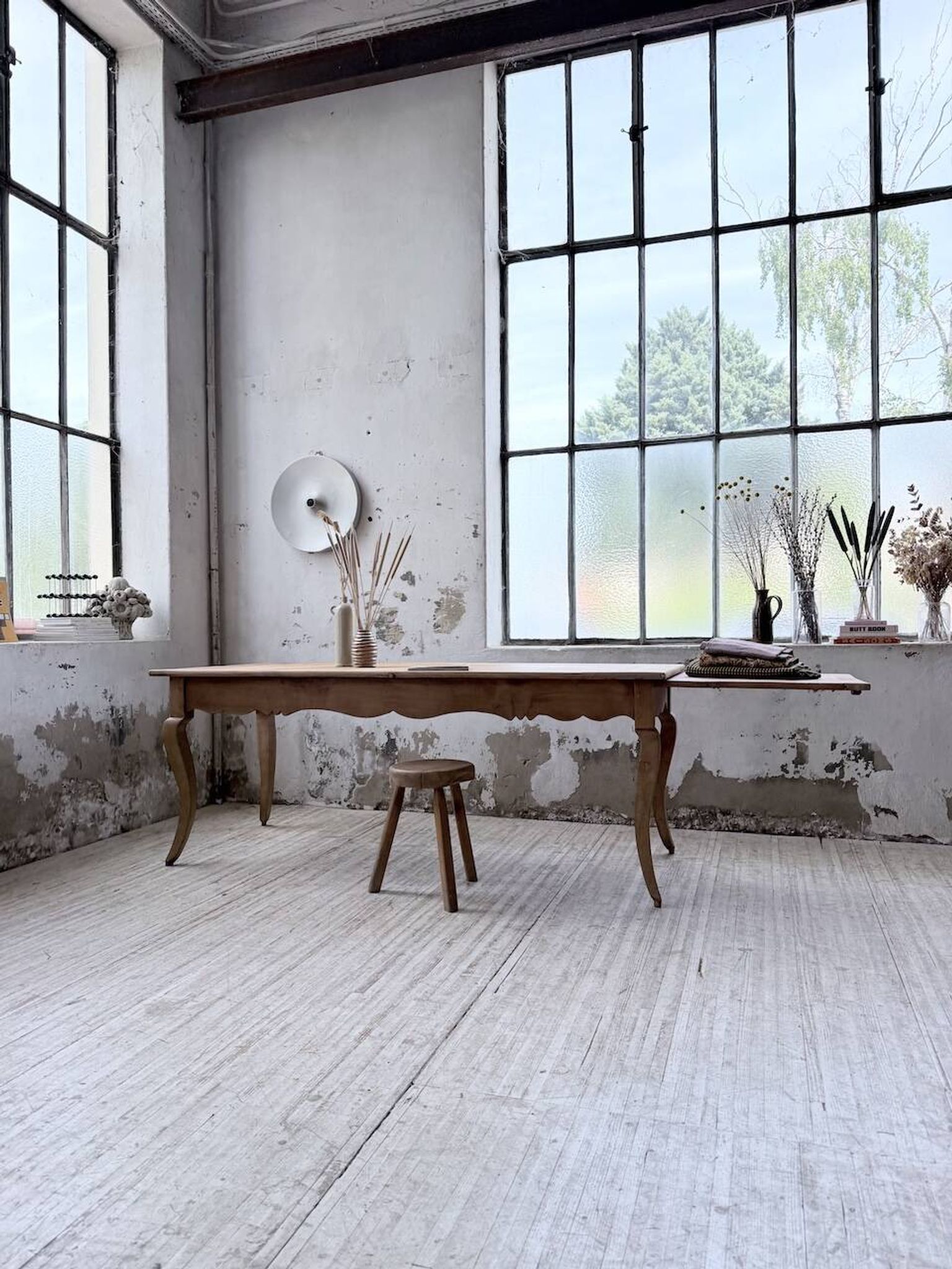 Table de ferme merisier pieds galbés XIXème