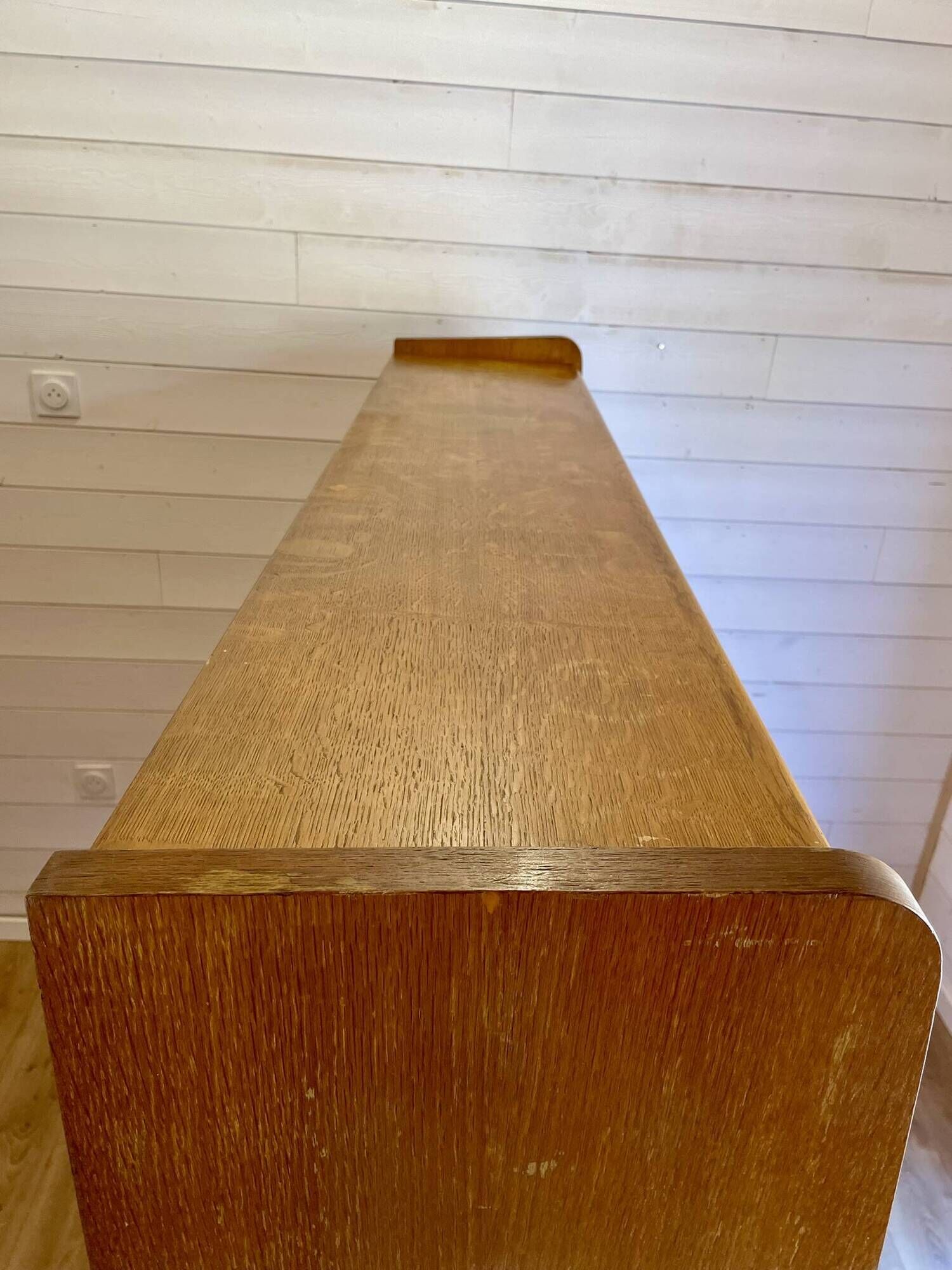 Vintage oak grand buffet Mid-Century Scandinavian with tapered legs from the 50s/70s.
