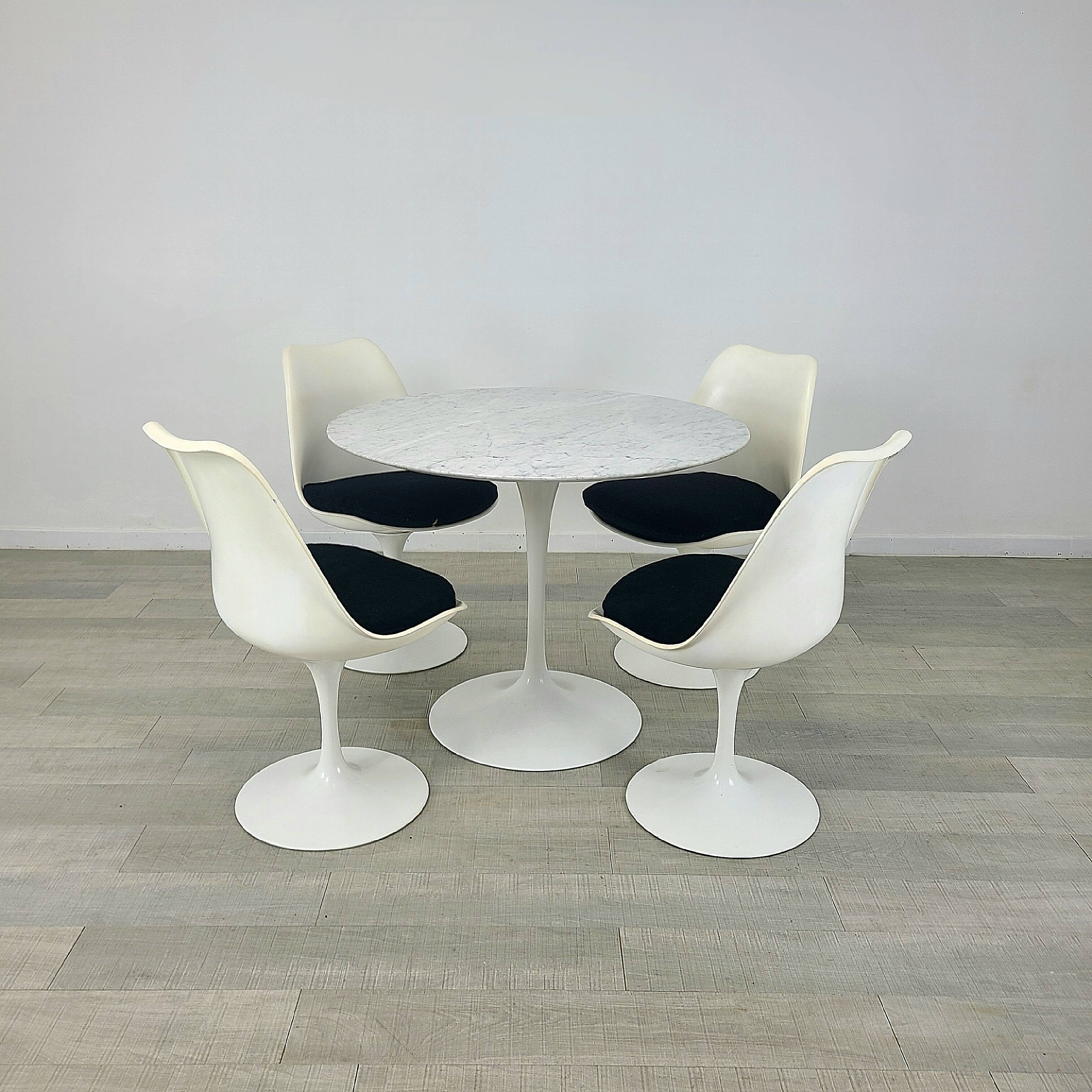 Knollinternational tulip chairs design Eero Saarinen vintage 1970
