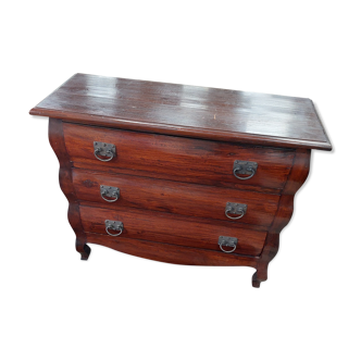 Walnut chest of drawers