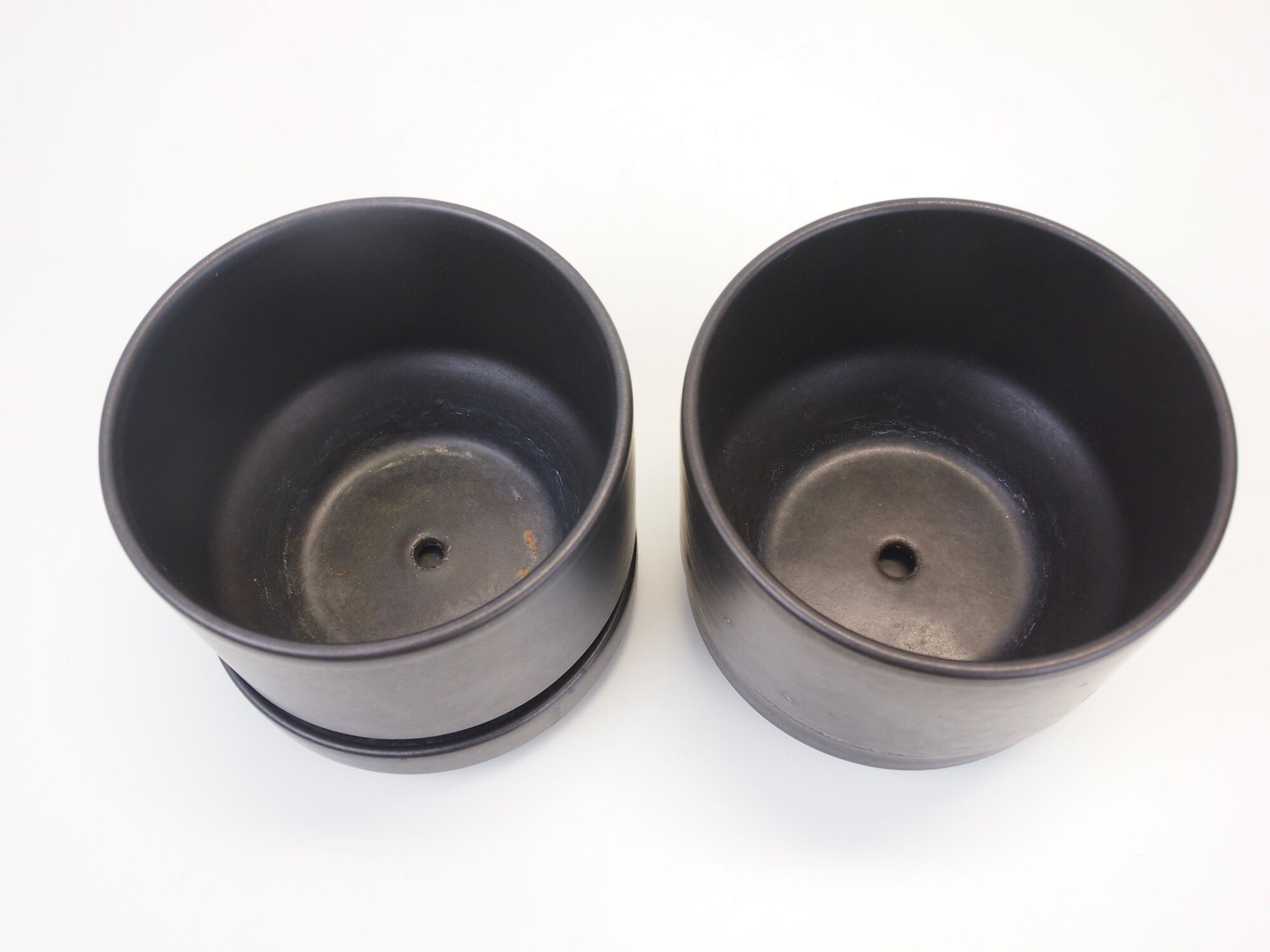 Pair of vintage Arabia Finland flower pots by Richard Lindh