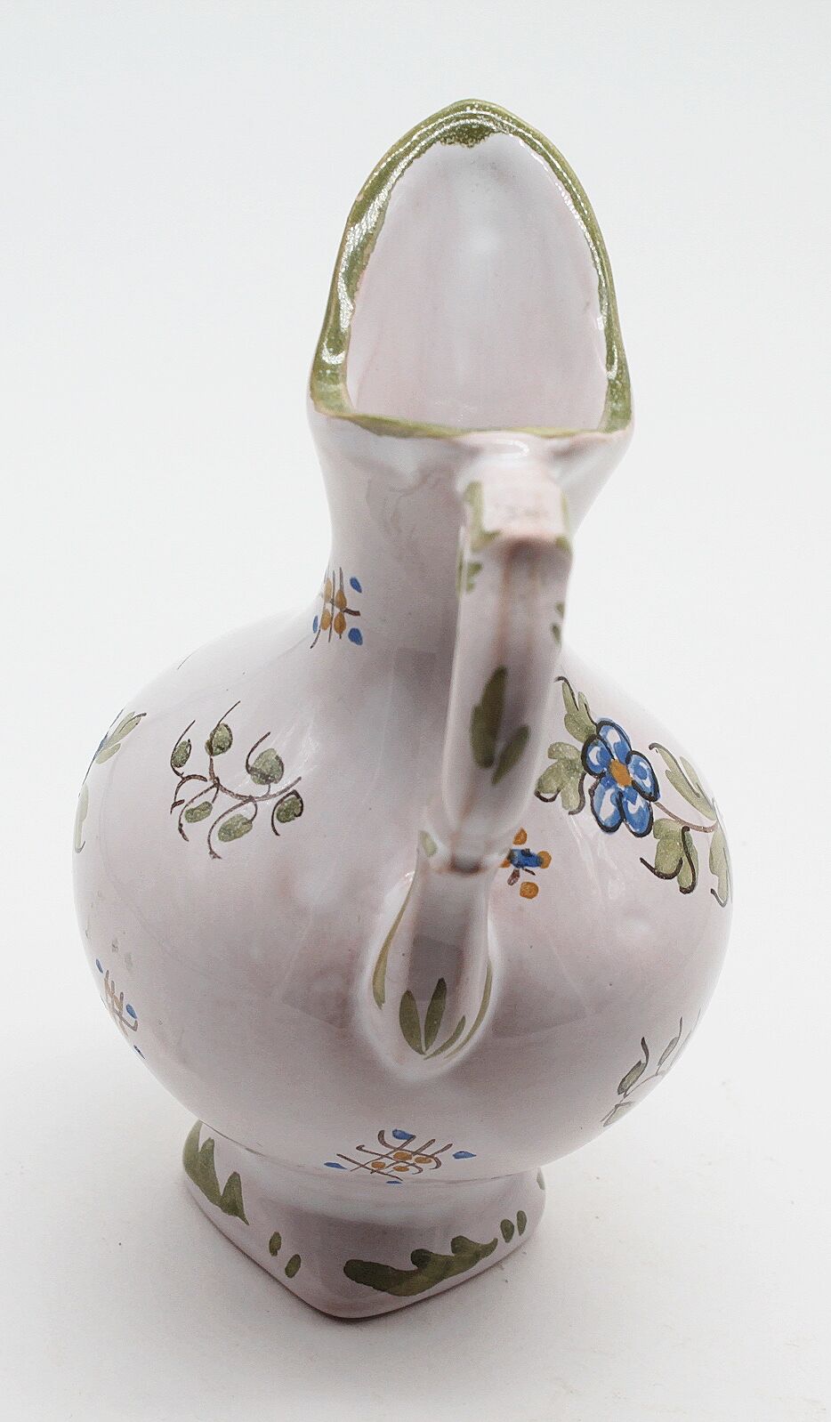 Jug in mossy earthenware