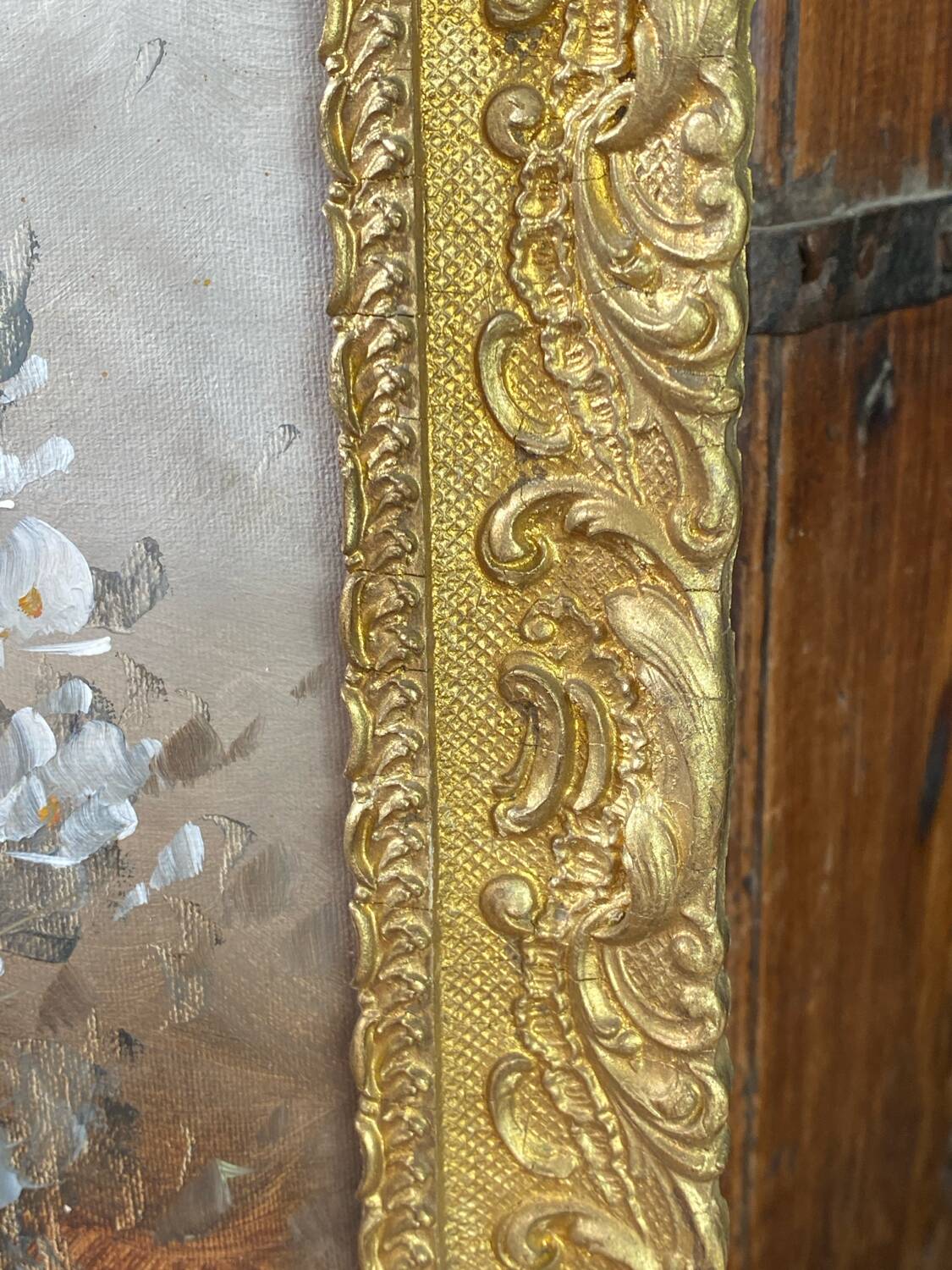 Huile sur toile, décor floral, encadrement en bois doré