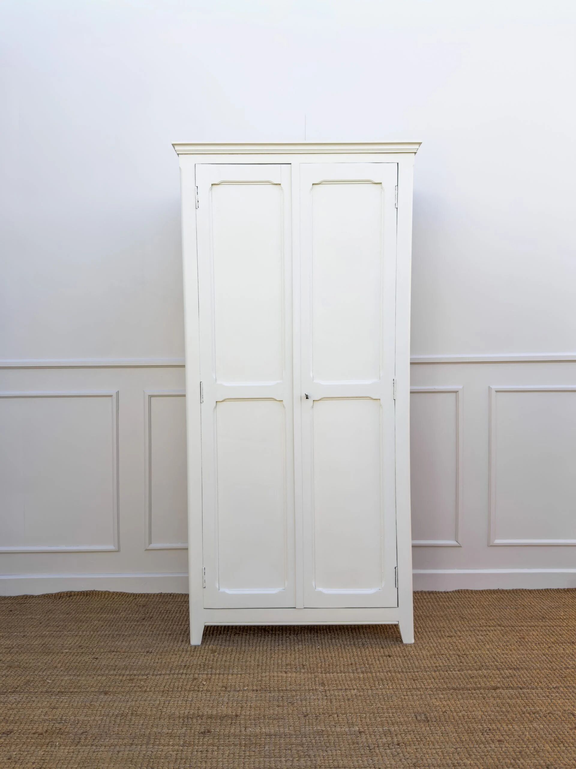Armoire parisienne
