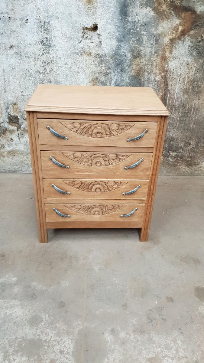 Vintage chest of drawers