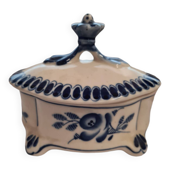 Russian gjel porcelain trinket box