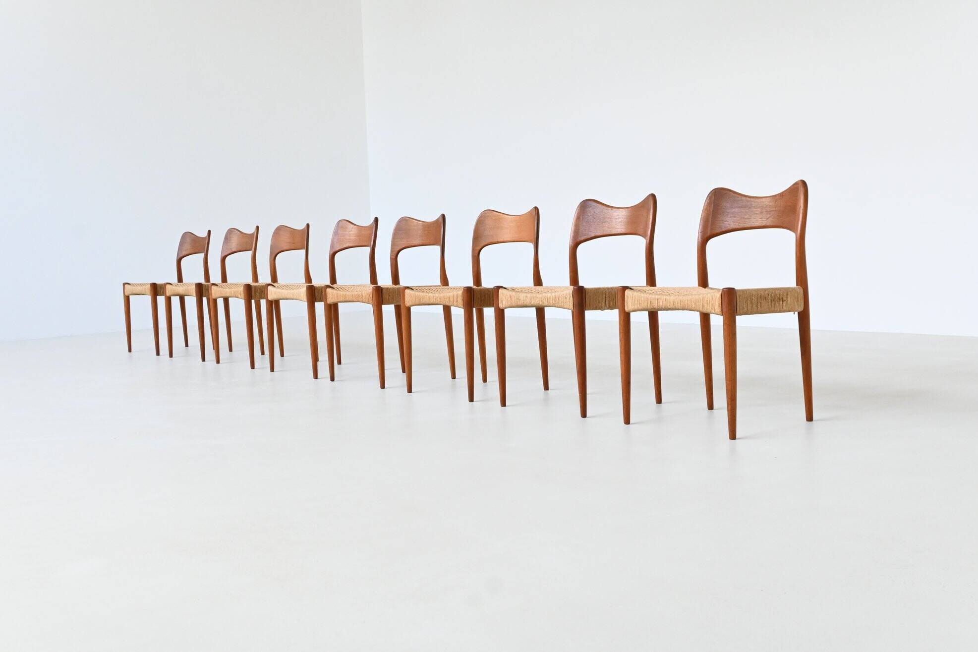 Arne Hovmand Olsen set of eight dining chairs in oak Mogens Kold Denmark 19