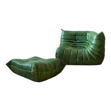 Ensemble de fauteuil d'angle et pouf Togo en cuir vert de Dubaï.