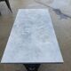 Table pied fonte dessus marbre gris