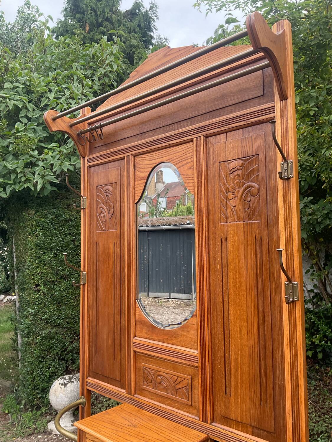Art Deco oak cloakroom