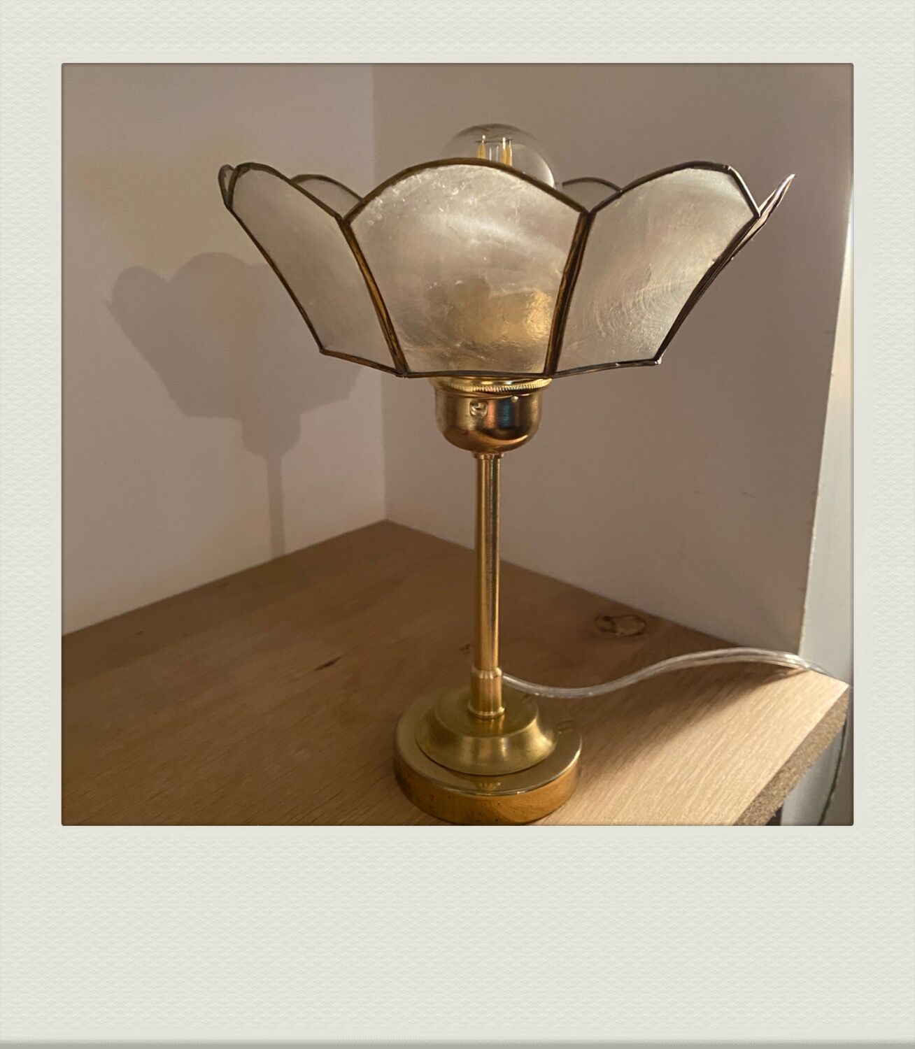 Lampe à poser fleur de nacre