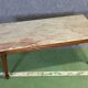 Table basse dessus marbre