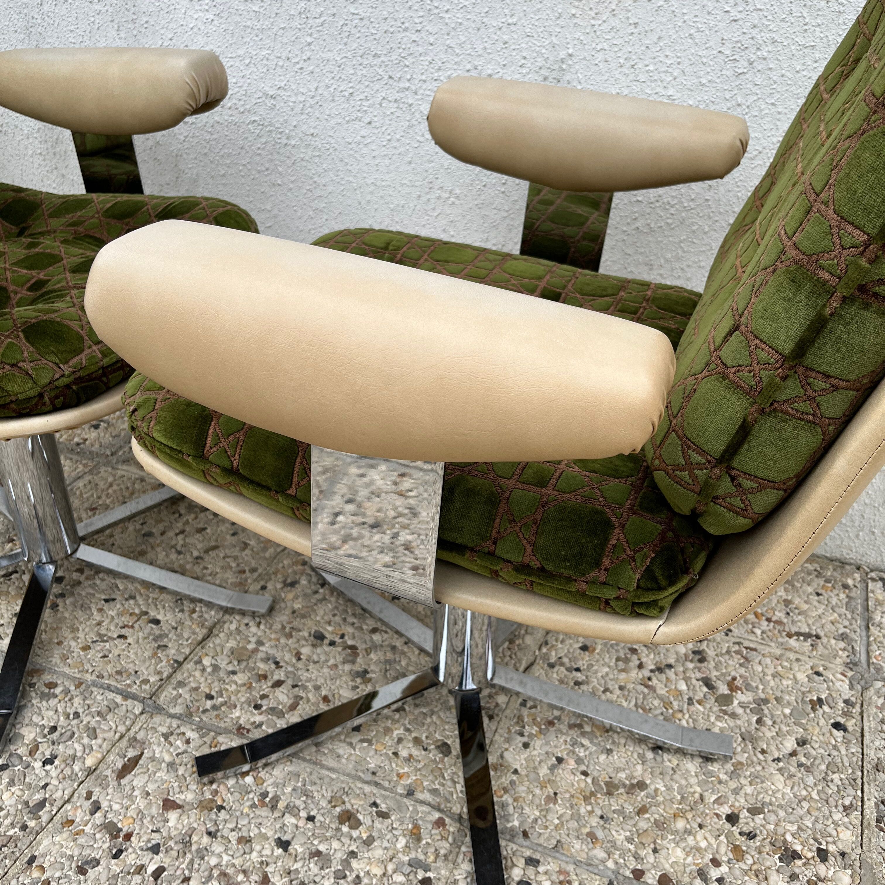 Set of two swivel chairs