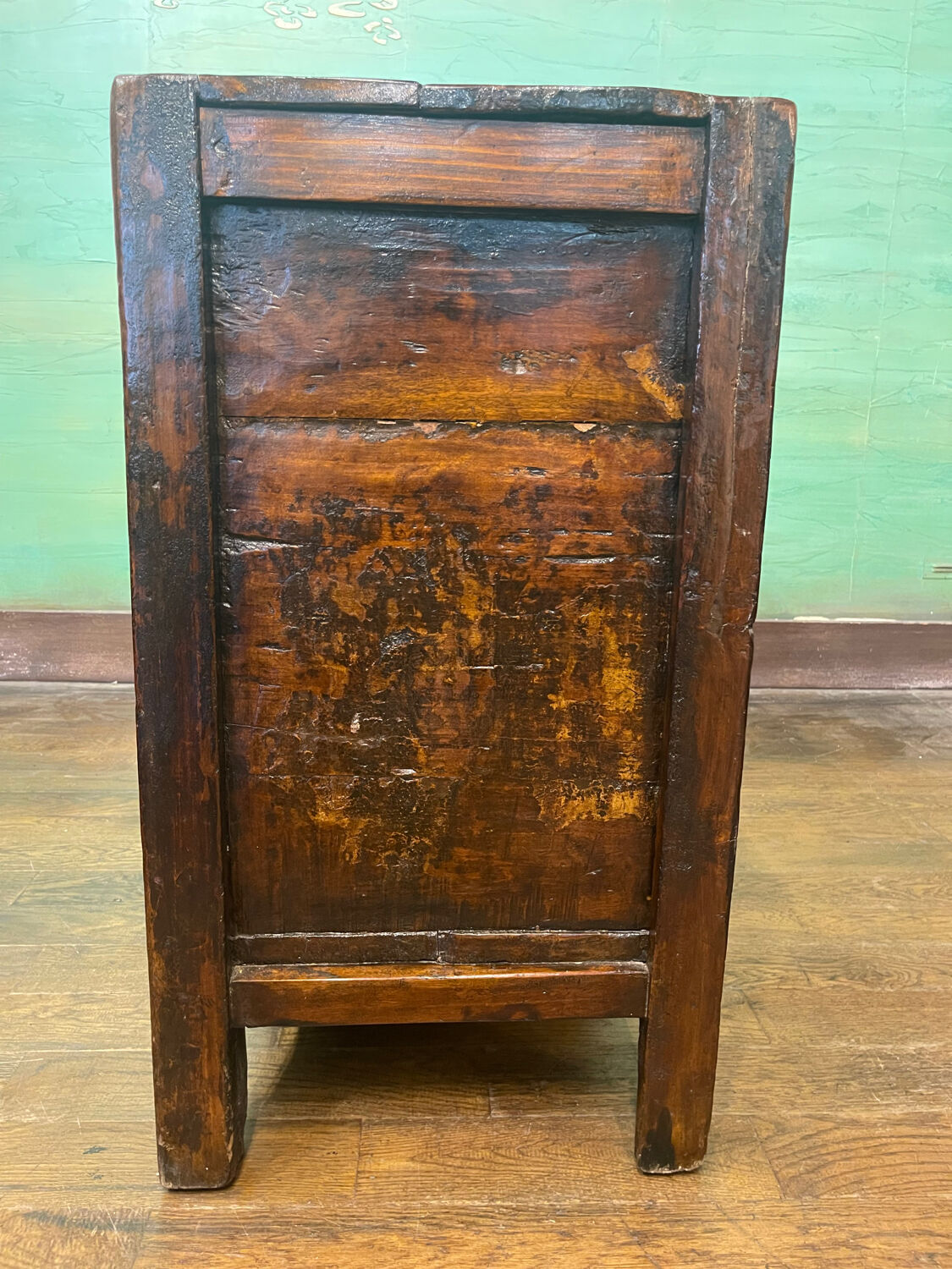 Antique Chinese 2-door sideboard