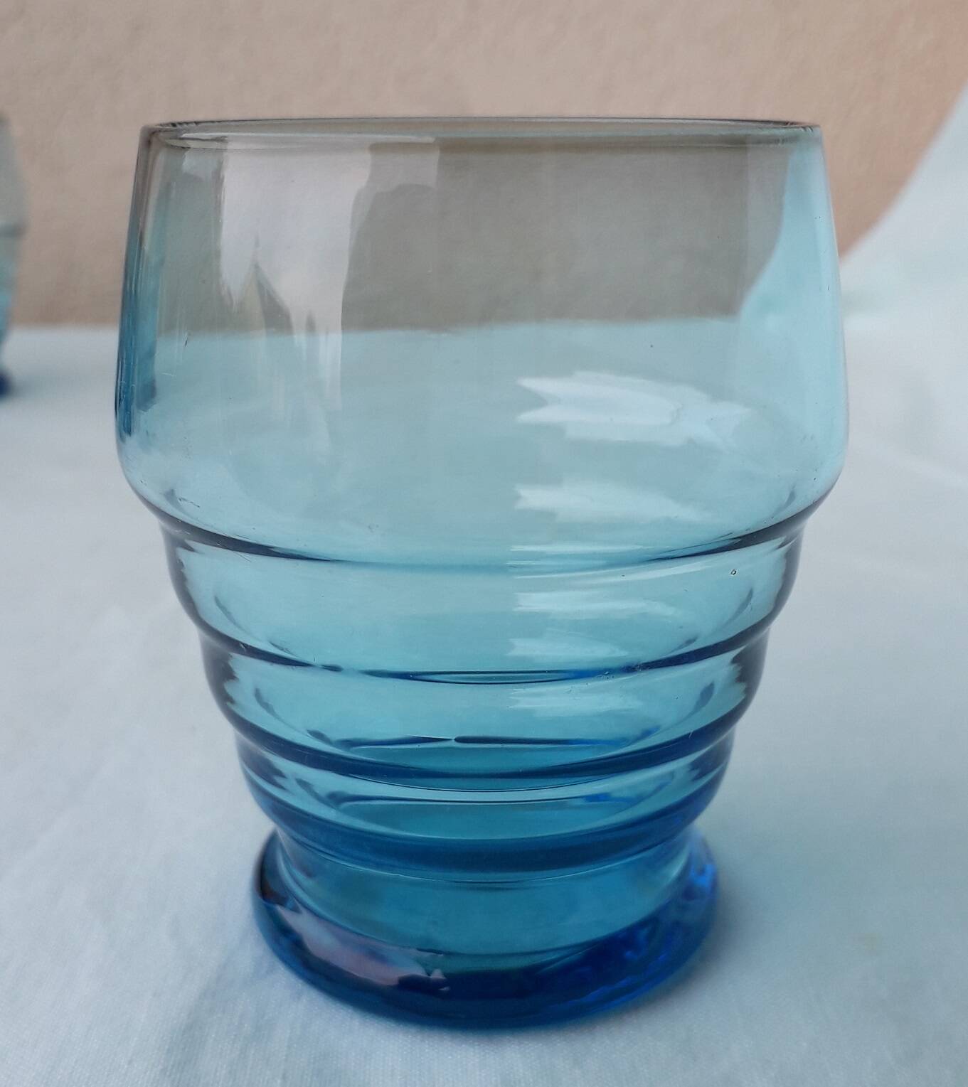 8 blue glasses