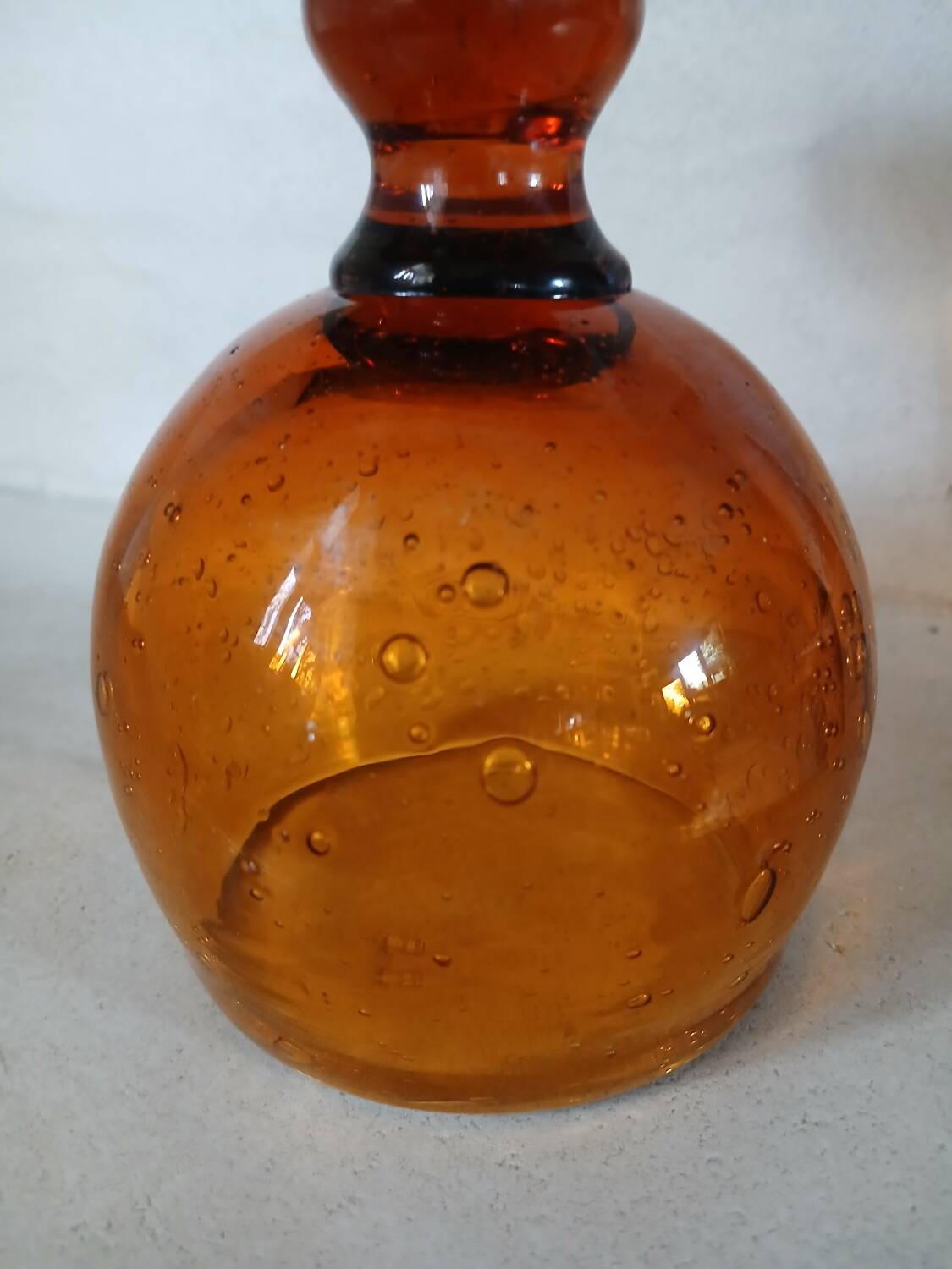 8 amber bubble wine glasses