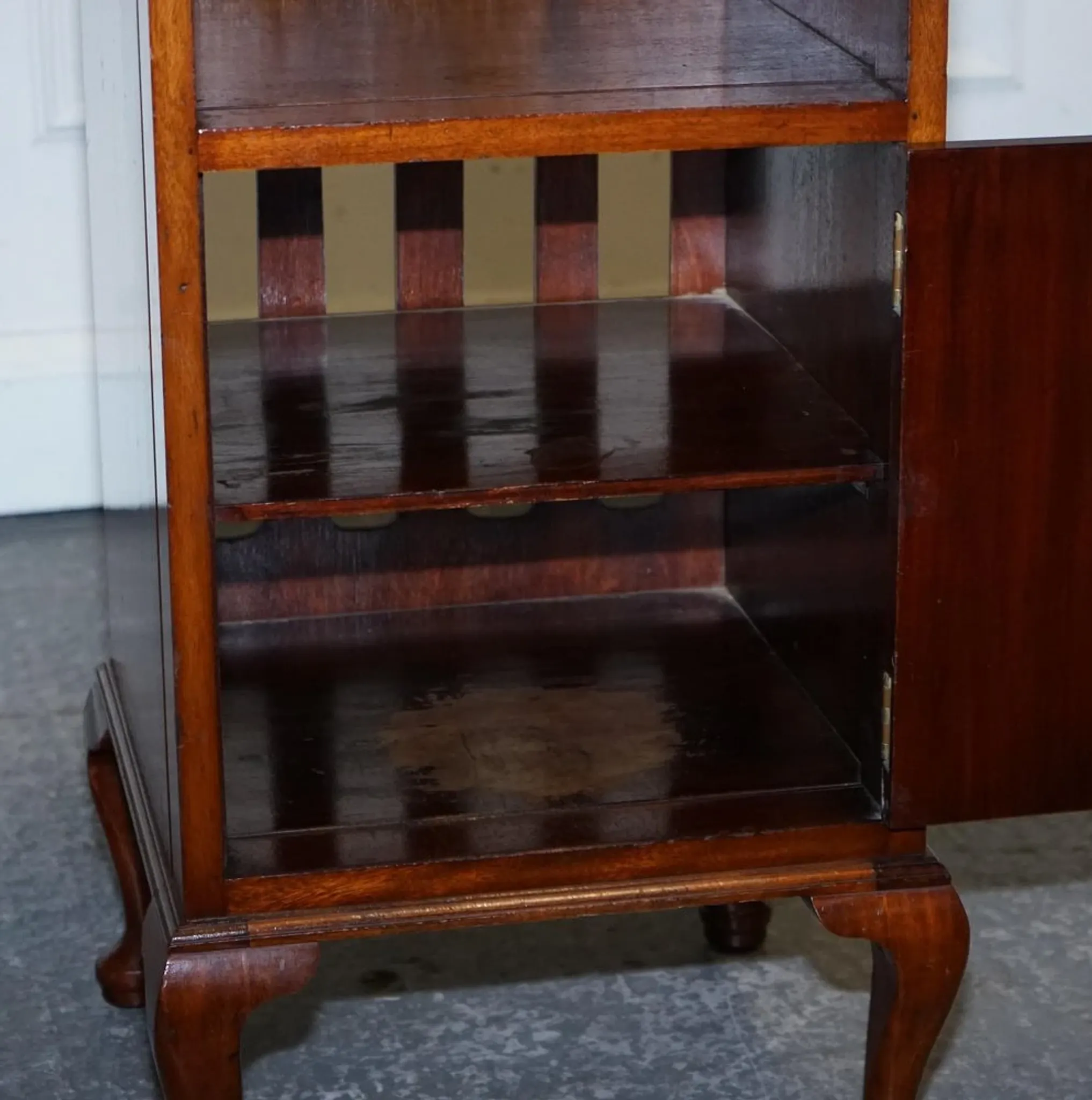 Table de Chevet Art Déco en Bois Dur, 1920s