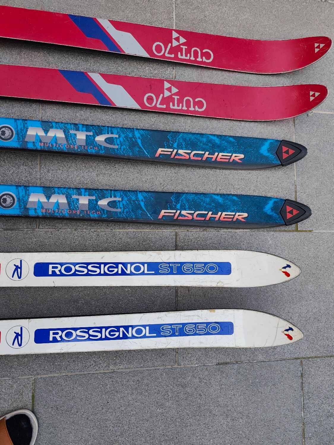 3 pairs of vintage skis: Rossignol Strato, ST 650 & Fischer.