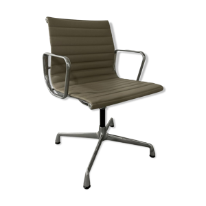 Fauteuil Charles & Ray