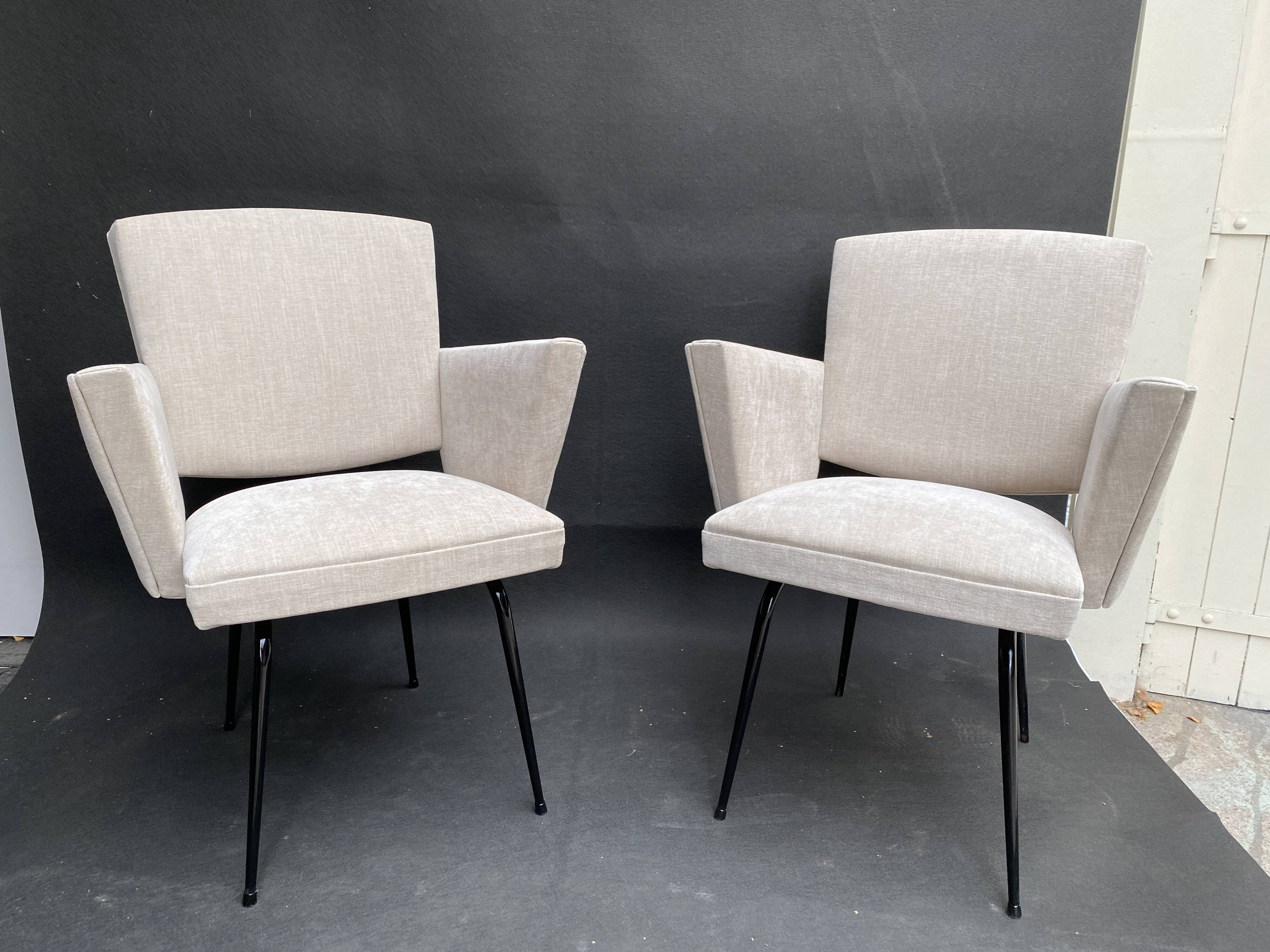 Paire de fauteuils années 60