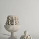 Lampe de table en céramique blanche avec motif floral, Italie années 1960