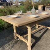 Rectangular table in oak and raw wood