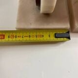 Paire de serre-livres art déco en marbre rose