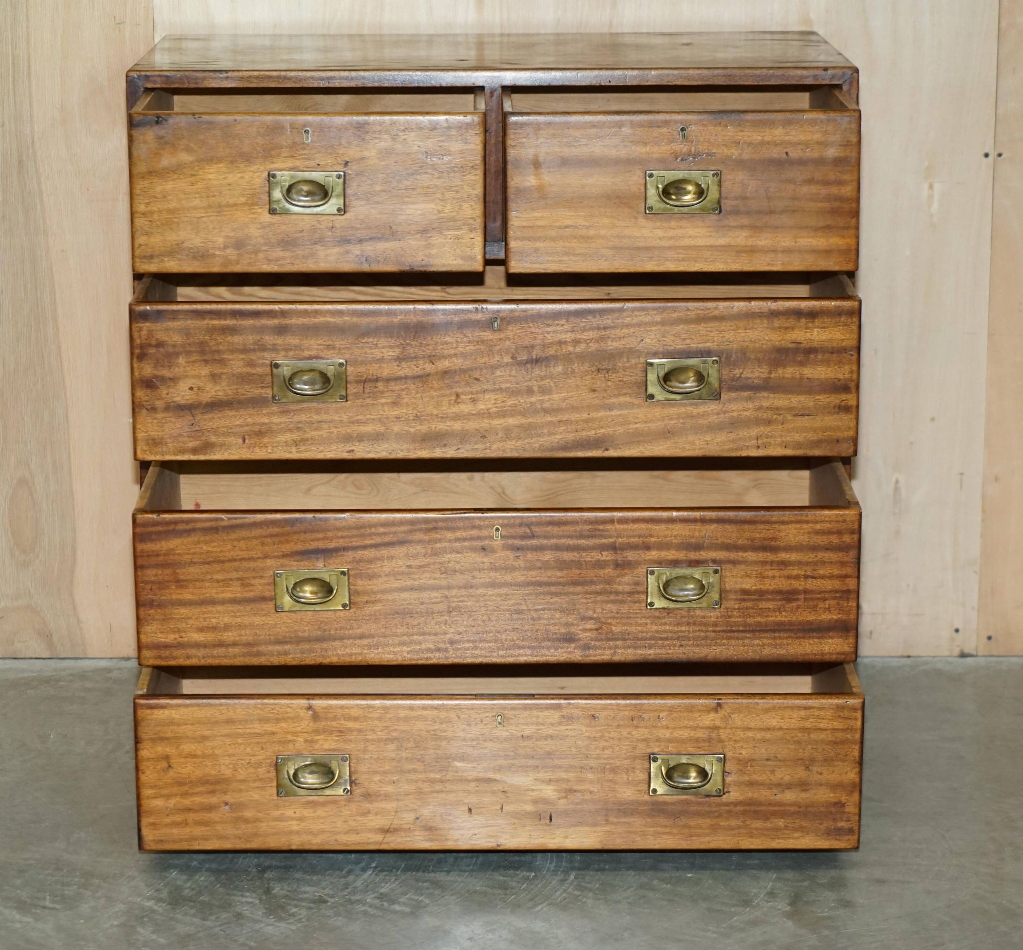 Commode de campagne militaire en acajou circa 1880