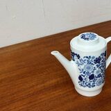 Teapot or coffee pot in German ceramic from the mid-century, Hamburg Form 20 series decor Blumenspiel by Lieselotte Kantner for Melitta, 1960s.