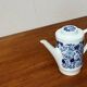 Teapot or coffee pot in German ceramic from the mid-century, Hamburg Form 20 series decor Blumenspiel by Lieselotte Kantner for Melitta, 1960s.