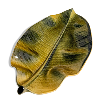 Cup in the form of a leaf year 60