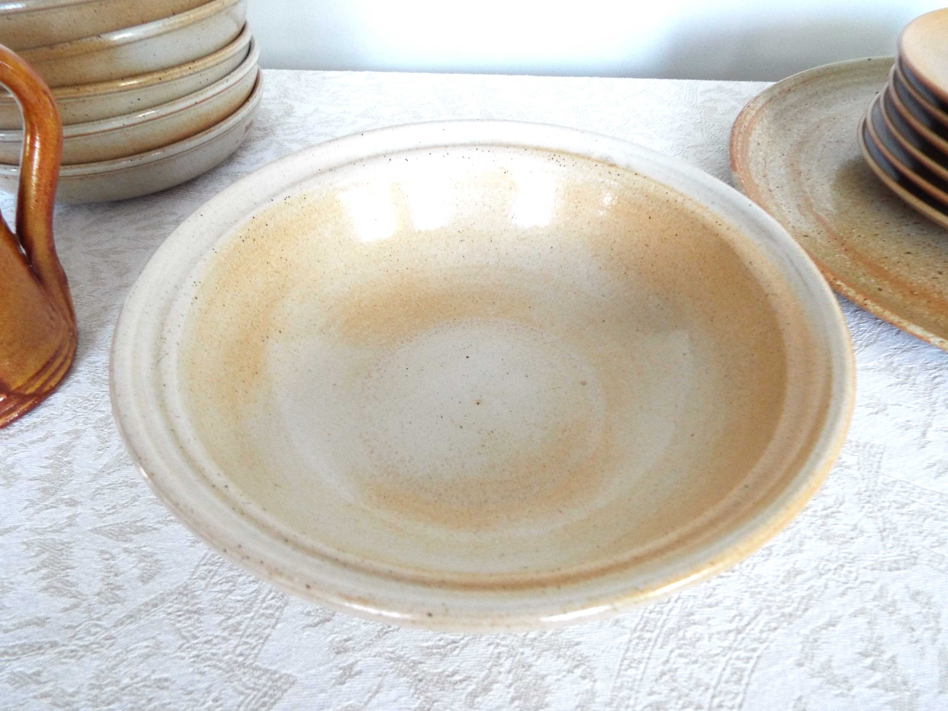 Hollow round dish Gres du Marais