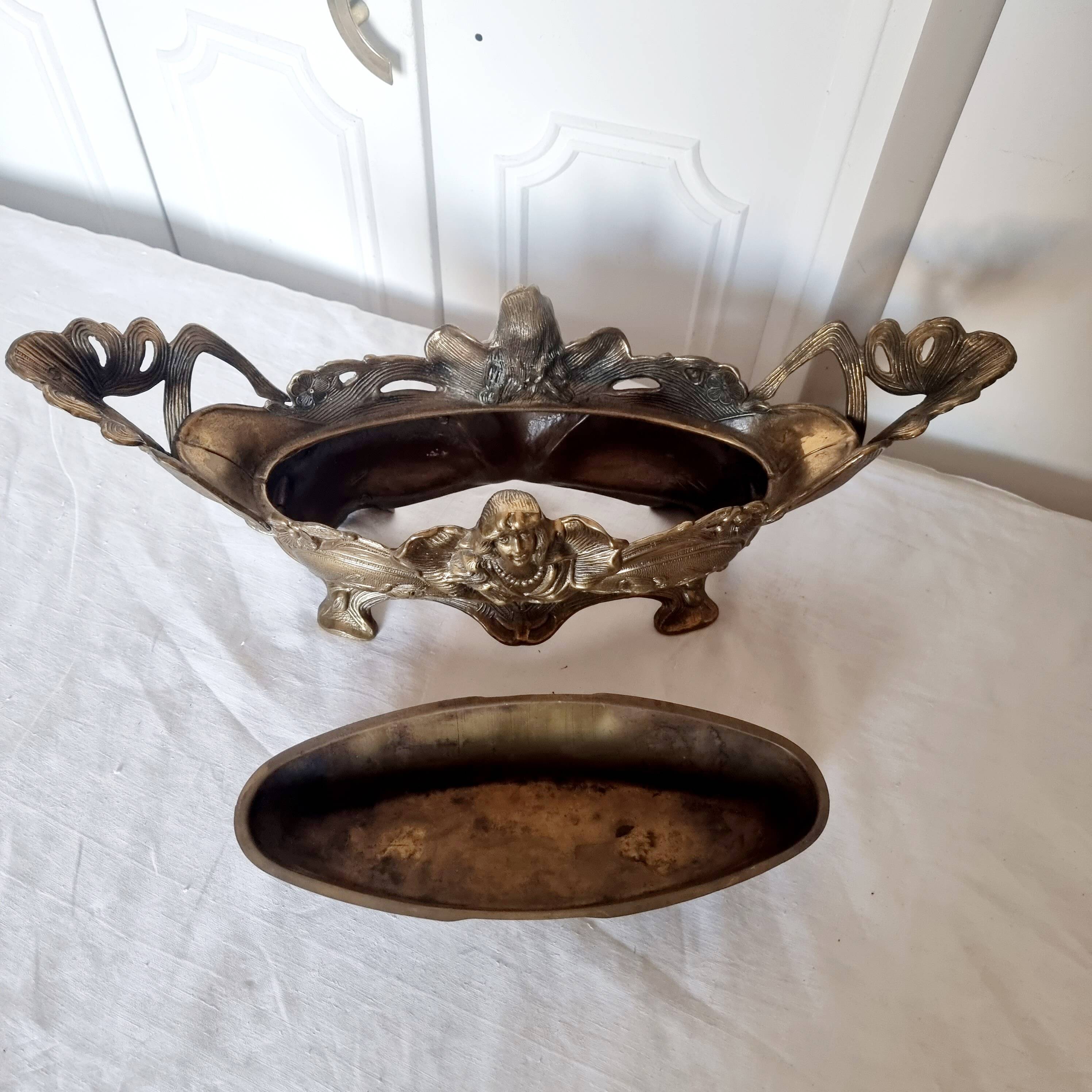 French Art Nouveau bronze planter decorated with a female mermaid