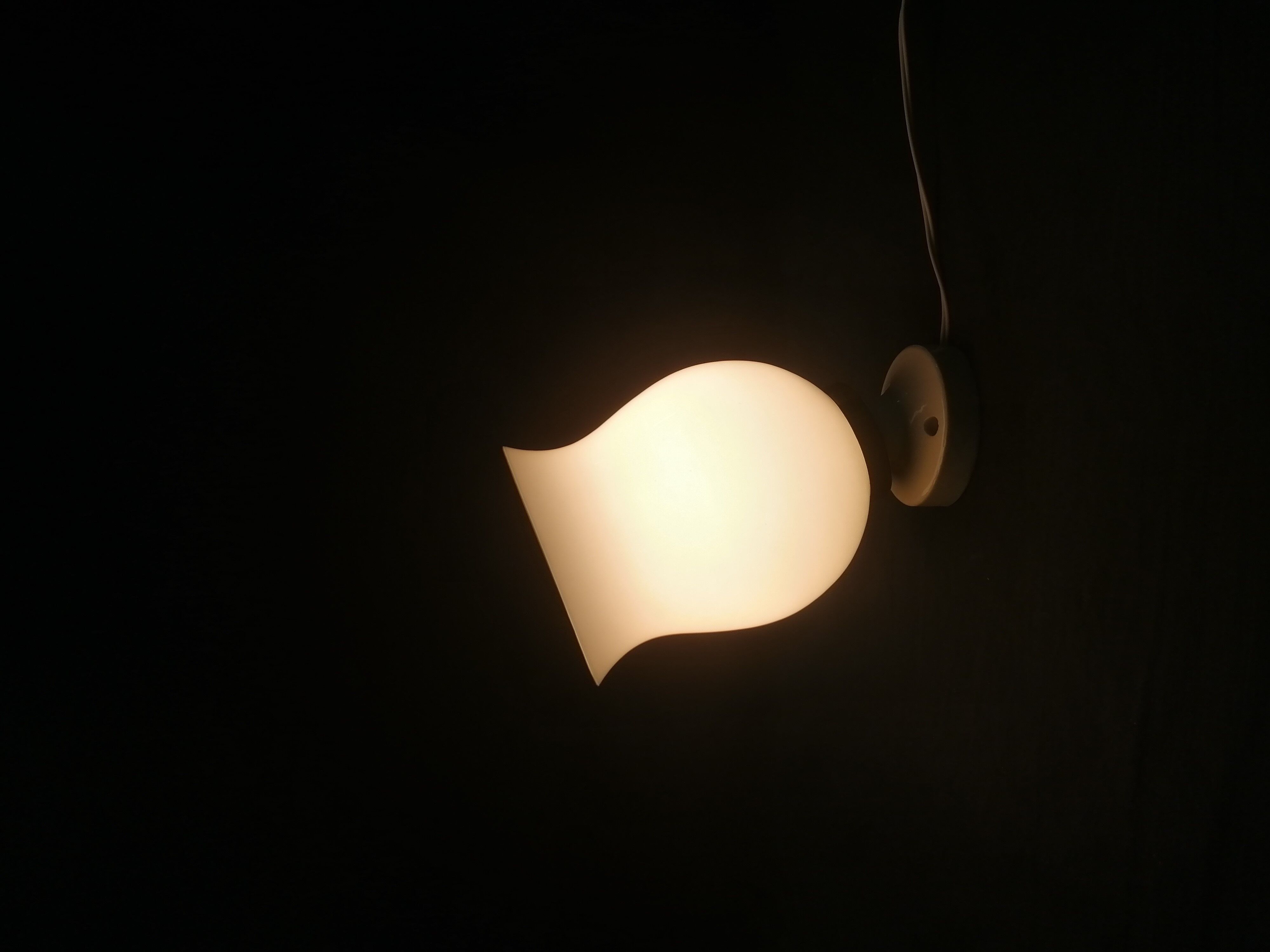 Vintage wall lamp - porcelain and tulip in white opaline - 40s