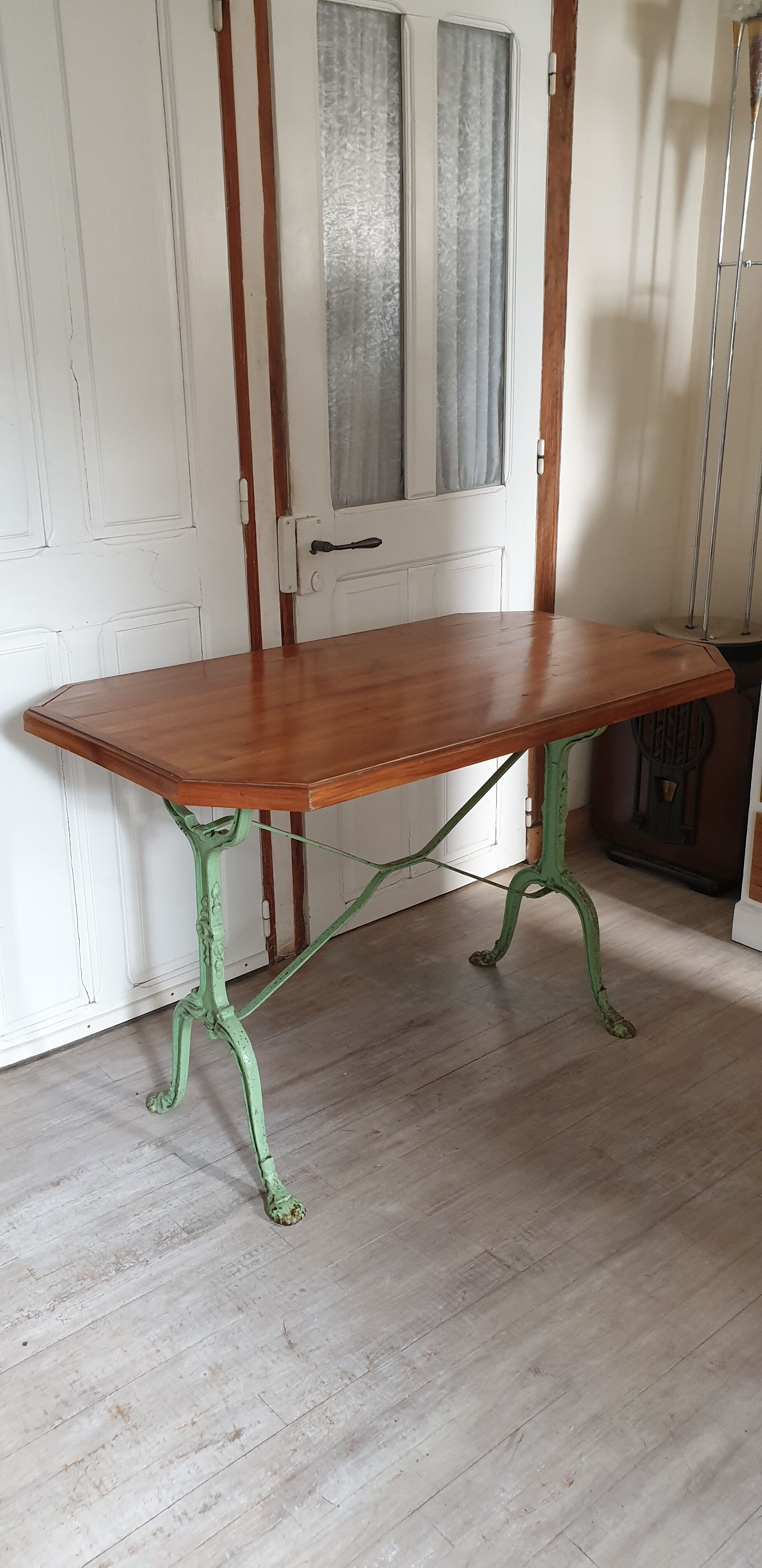 Bistro table