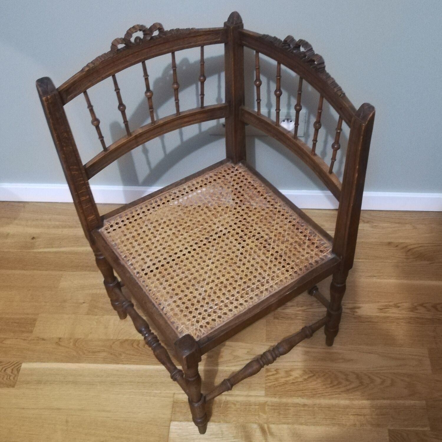 Corner chair canus Louis XV style