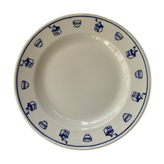 Assiette en porcelaine blanche motif moulin et tasse