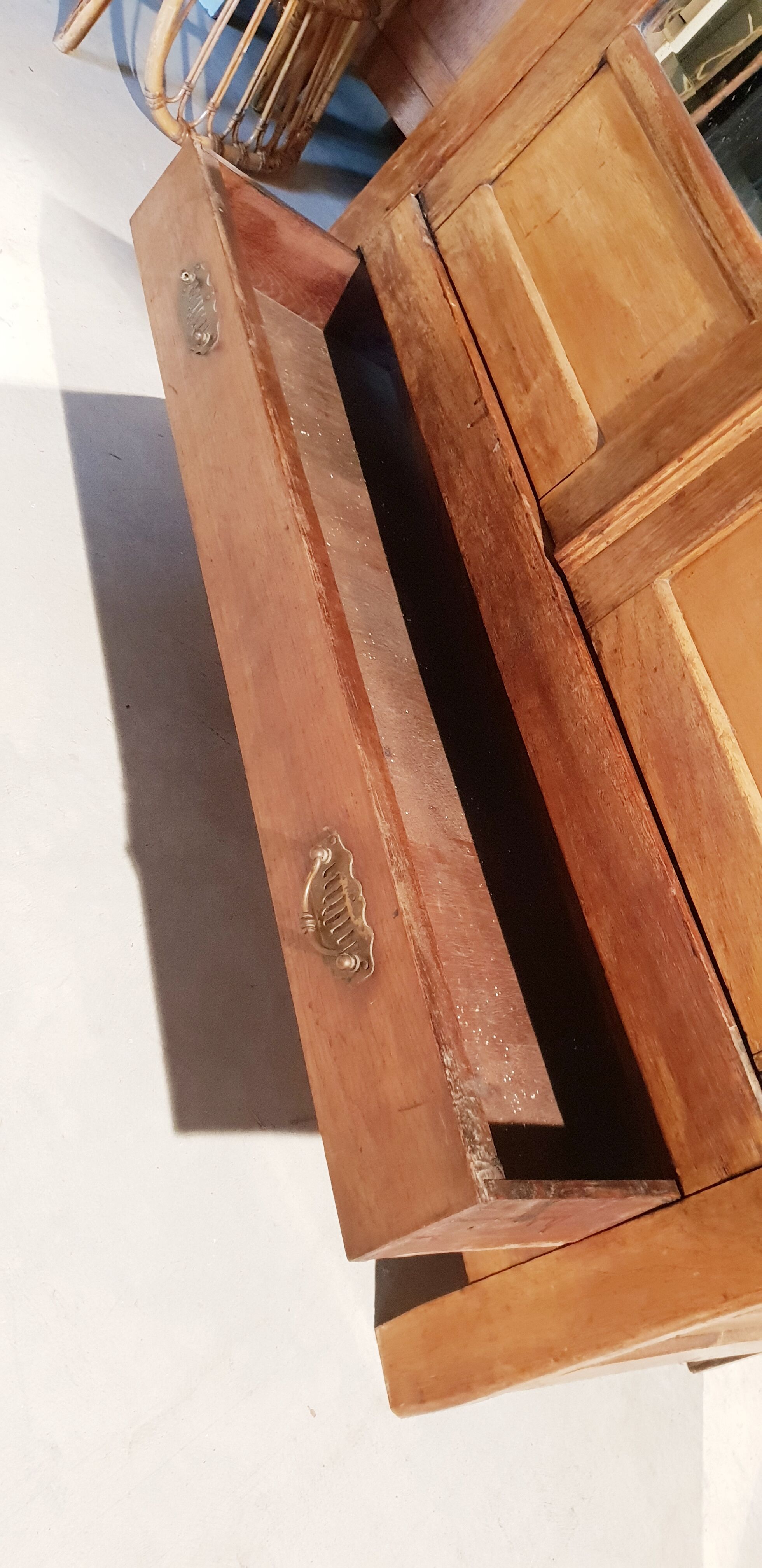 Armoire vintage