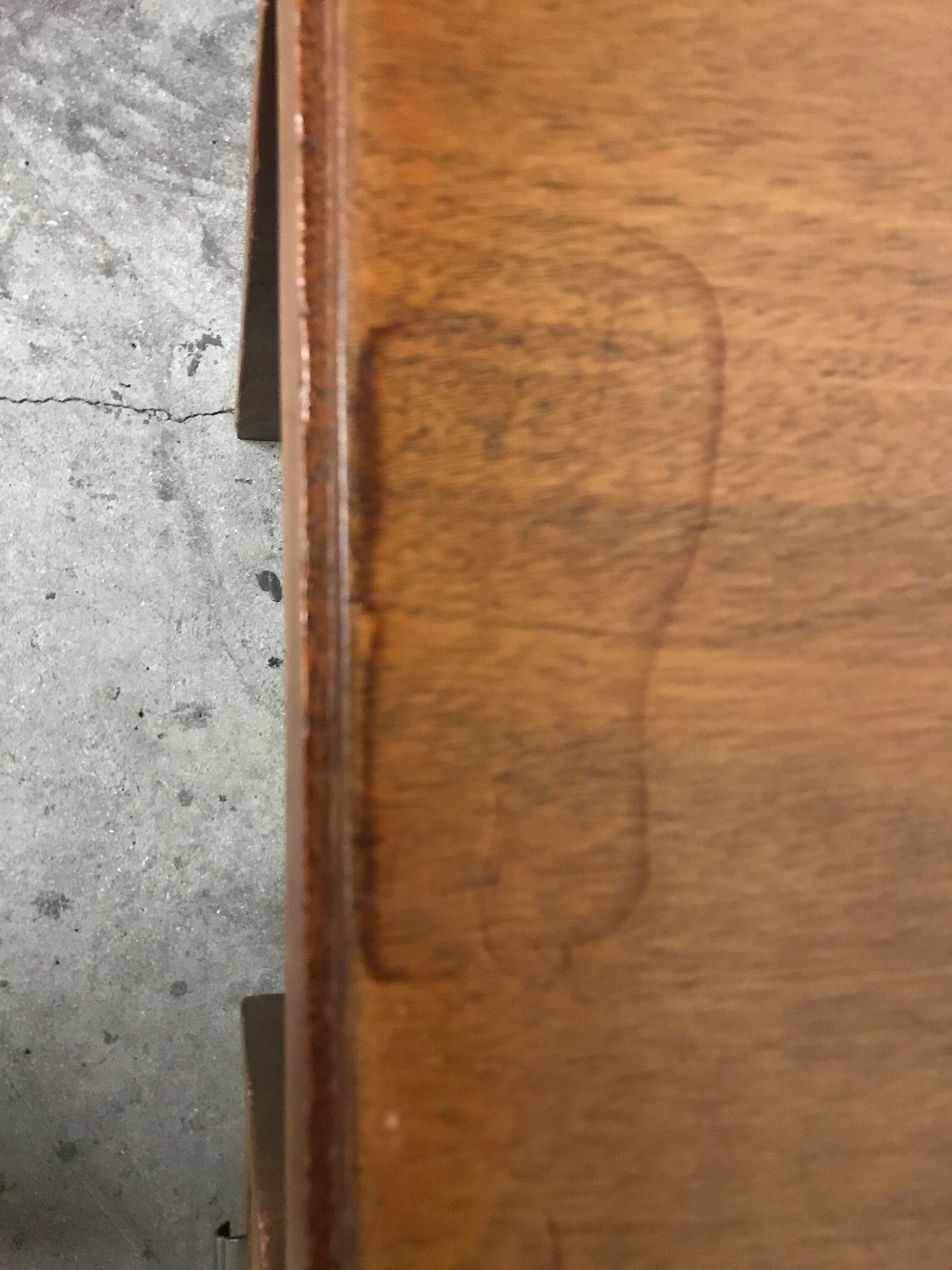 Administrative desk of the 1950s