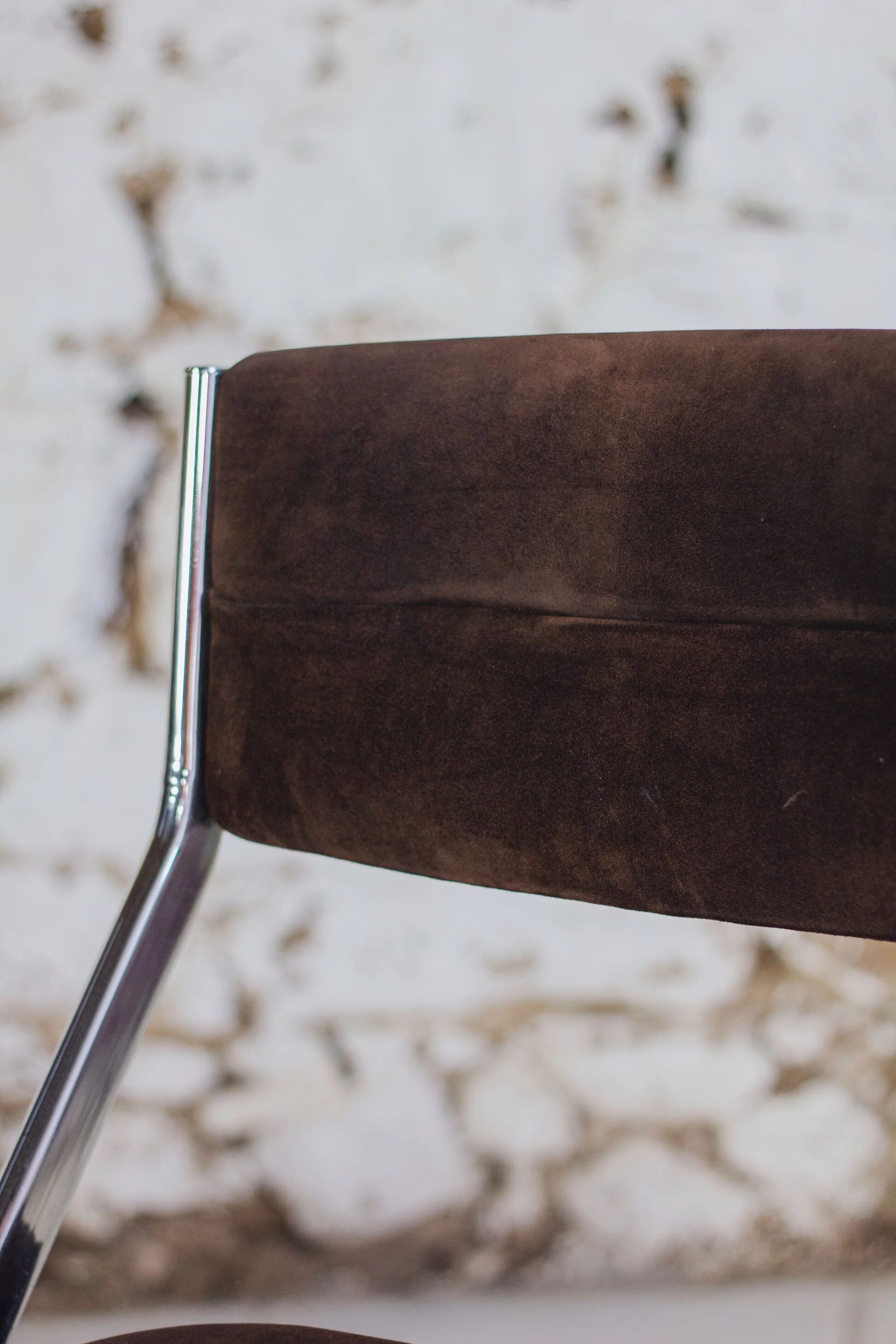 5 tubular chairs in suede and chrome by Roche Bobois, 1970.