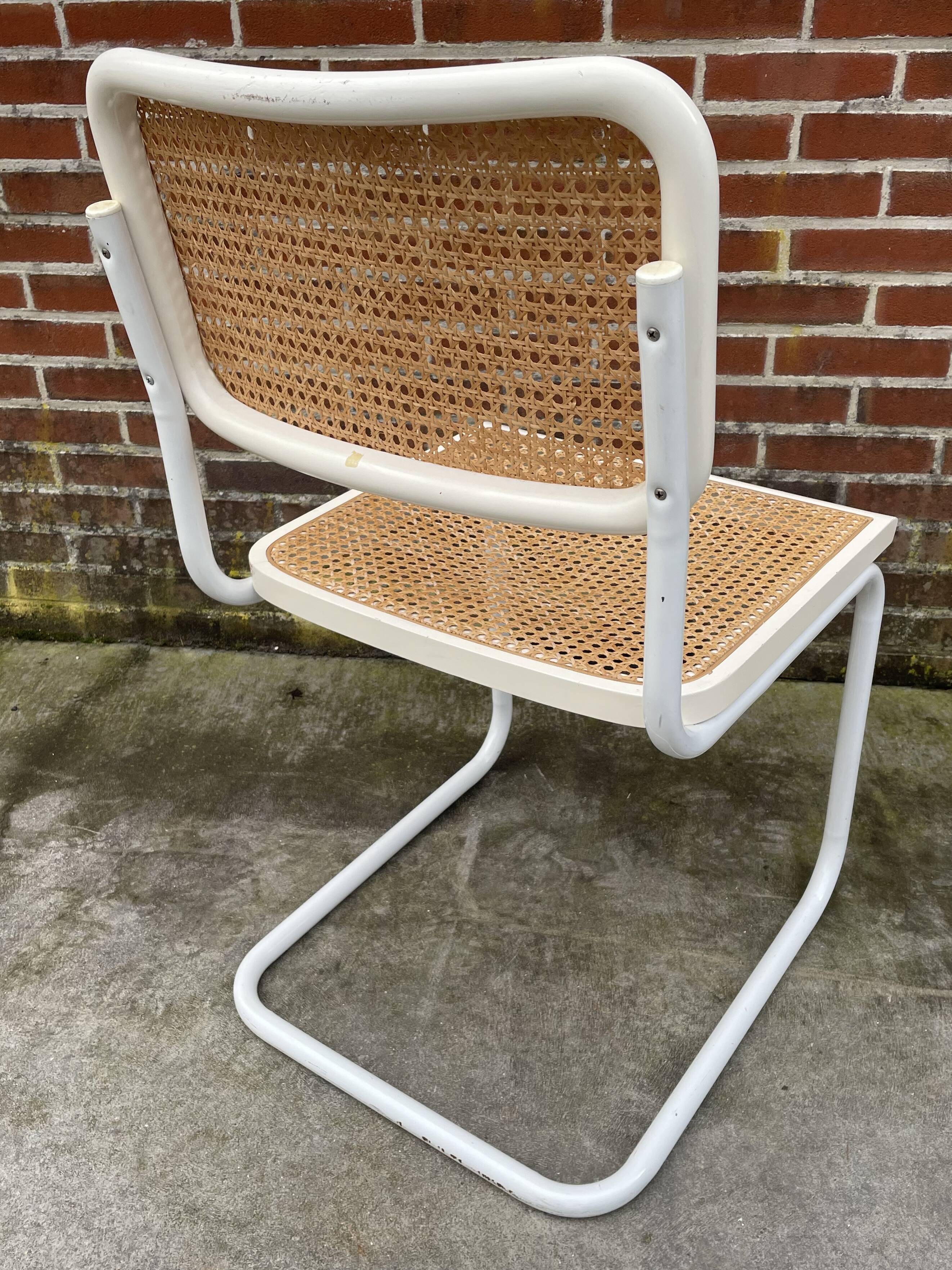 Cesca chair b32 model in white design