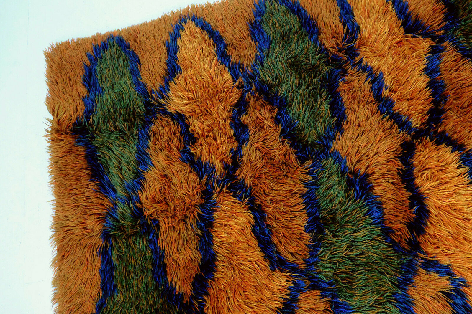 1970s vintage rug carpet psychedelic pop design