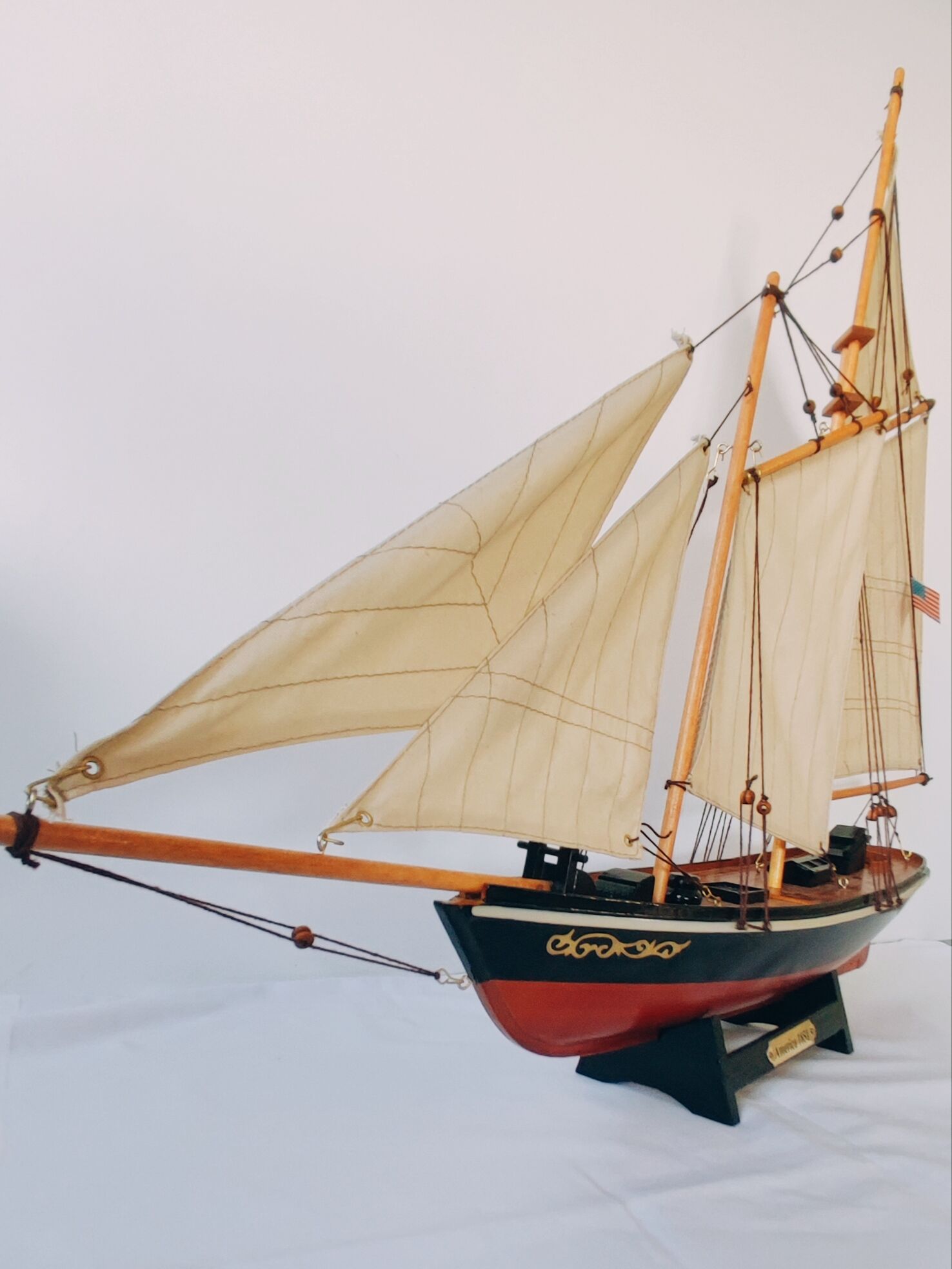Model of nautical sailboat America 1851