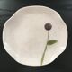 Plat décor fleur mauve