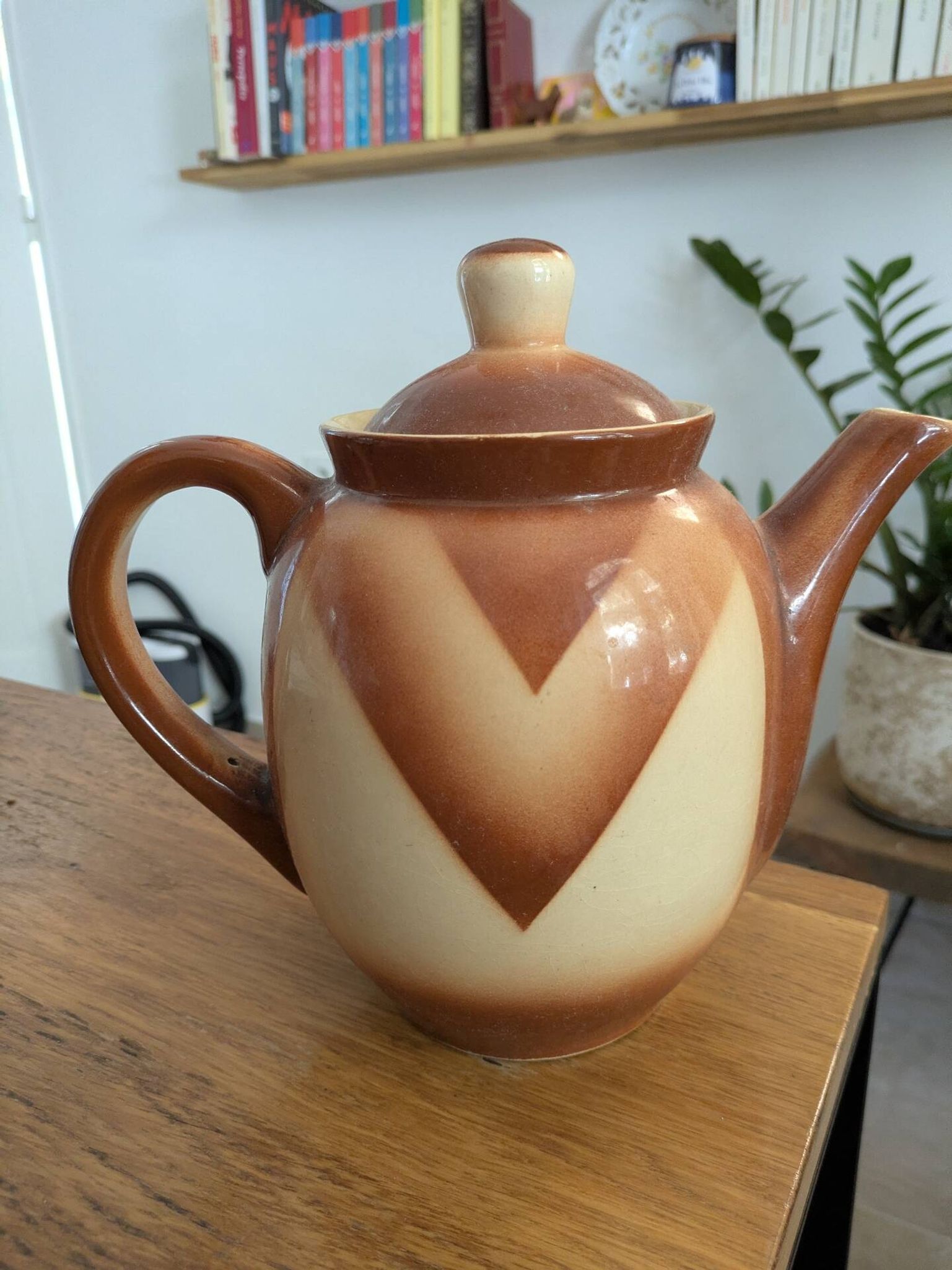 Théière vintage art déco