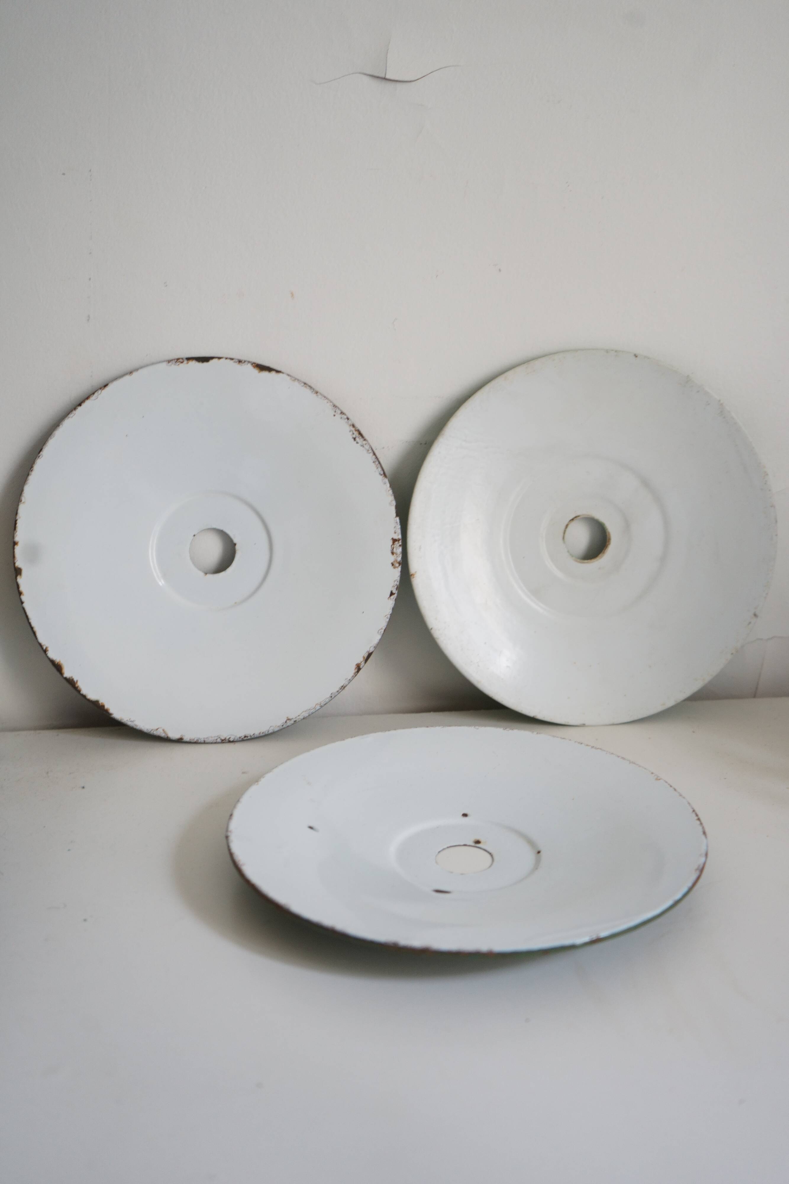 Set of 3 suspensions in old industrial green enameled sheet metal