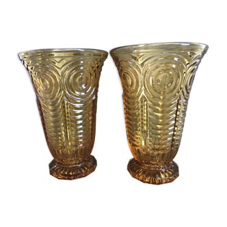 Paire de vases verre pressé moulé